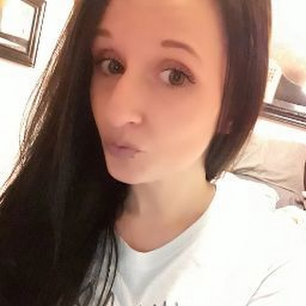 Meet your Posher, Falicia